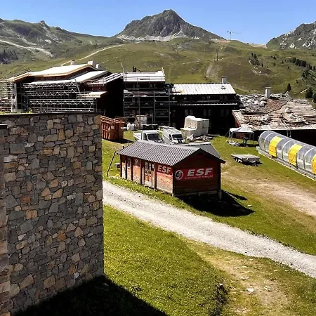 Skis Et Piscine 2100 M Holiday home
