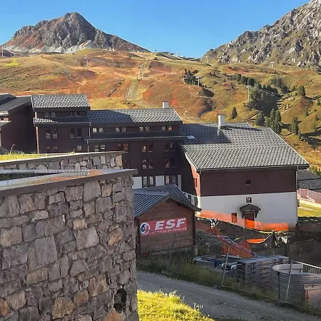 Holiday home Skis Et Piscine 2100 M
