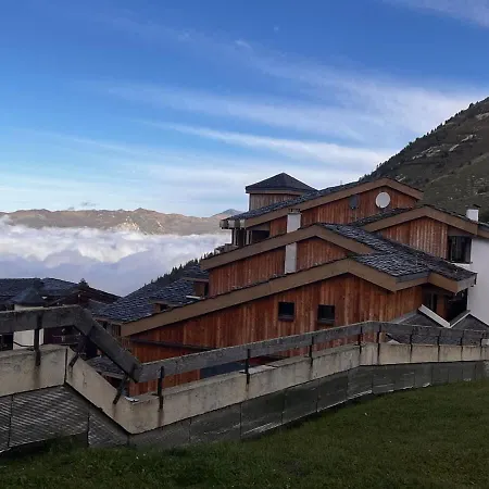 Дом отдыха Skis Et Piscine 2100 M